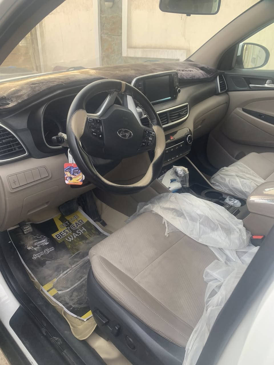 السلام عليكم توسان ٢٠٢٠ خمسة عدسات بك لايت لد مكان سياره بغداد رقم ***********.
