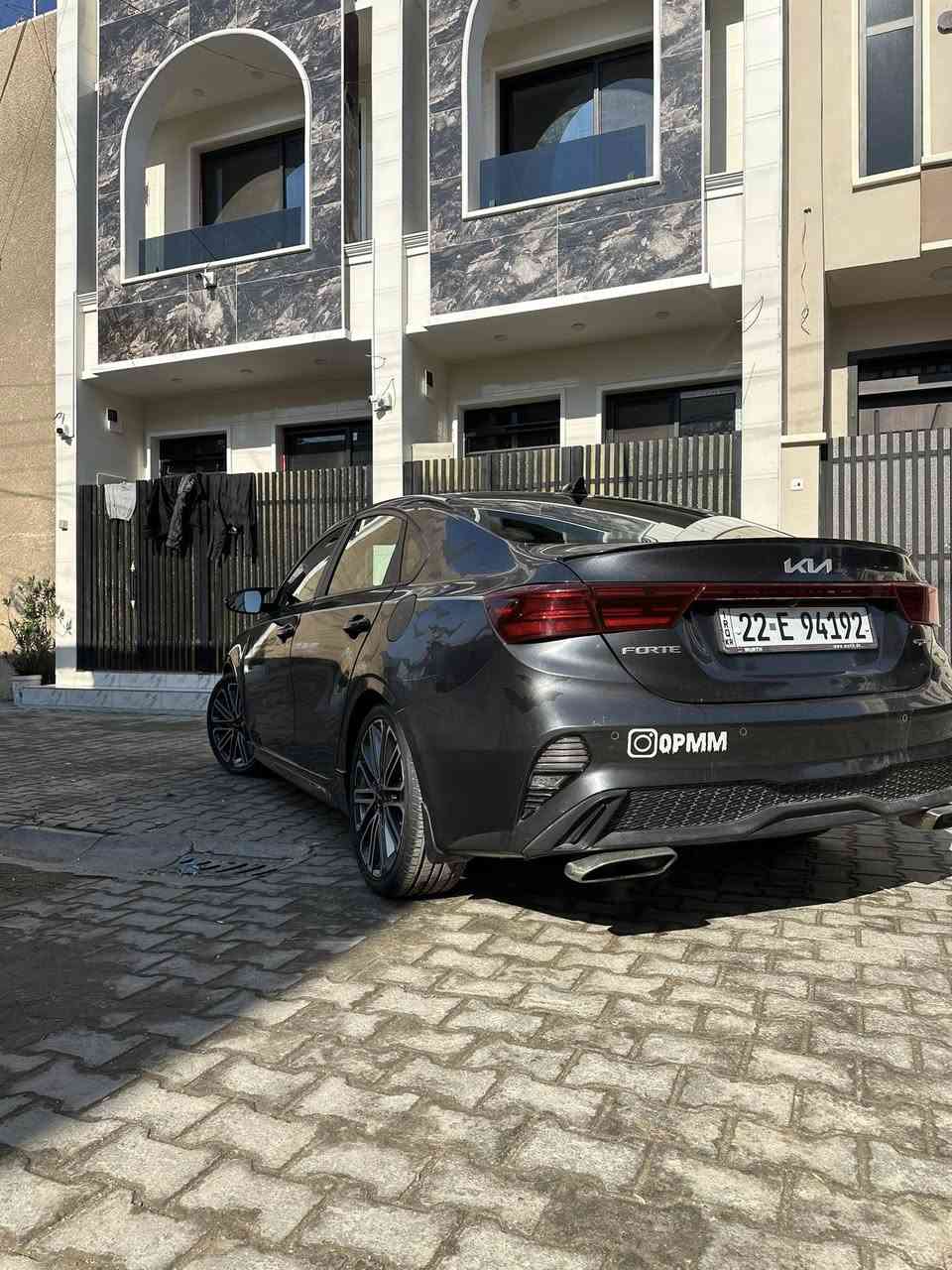 سلام عليكم اخوان فورتي gt 2023
مواصفات السيارة فول 1/1 GT معروفة 
بصمة تشغيل وبصمة ابواب وتشغيل عند بعد
شاحن موبايل وايرلس
اشاير بالمري
شفتات ستيرن 
رادار جانبي
رادار امامي 
حساسات خلفية وتوقف ذاتي عند وجود جسم قريب
زر اوتو هولد
مثبت سرعة
مانع انزلاق
تبريد قطعتين ومناخ منفصل
شاشة حجم 9 انج 
كشنات جلد مطعمة بقماش وعليها ختم GT
كشنات تدفئة تبريد تحكم
فتحة سقف سلايد
هاند بريك كهرباء
تبريد بيانو
ستيرن حرف D سبورت 
سستم صوت من ماركة هارمن كاردن harman kardon
انارة بالابواب الامامية قابلة لتغيير الالوان +علامة GT عالدشبول مضيئة
وبعد بيها مواصفات ثانية
للاستفسار ***********
الىىىعر 148 وبيها مجال بسيط إن شاء الله 
مكاني بغداد البنوك تحويل مباشر
