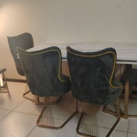 ميز طعام • ٦كراسي • نضيف