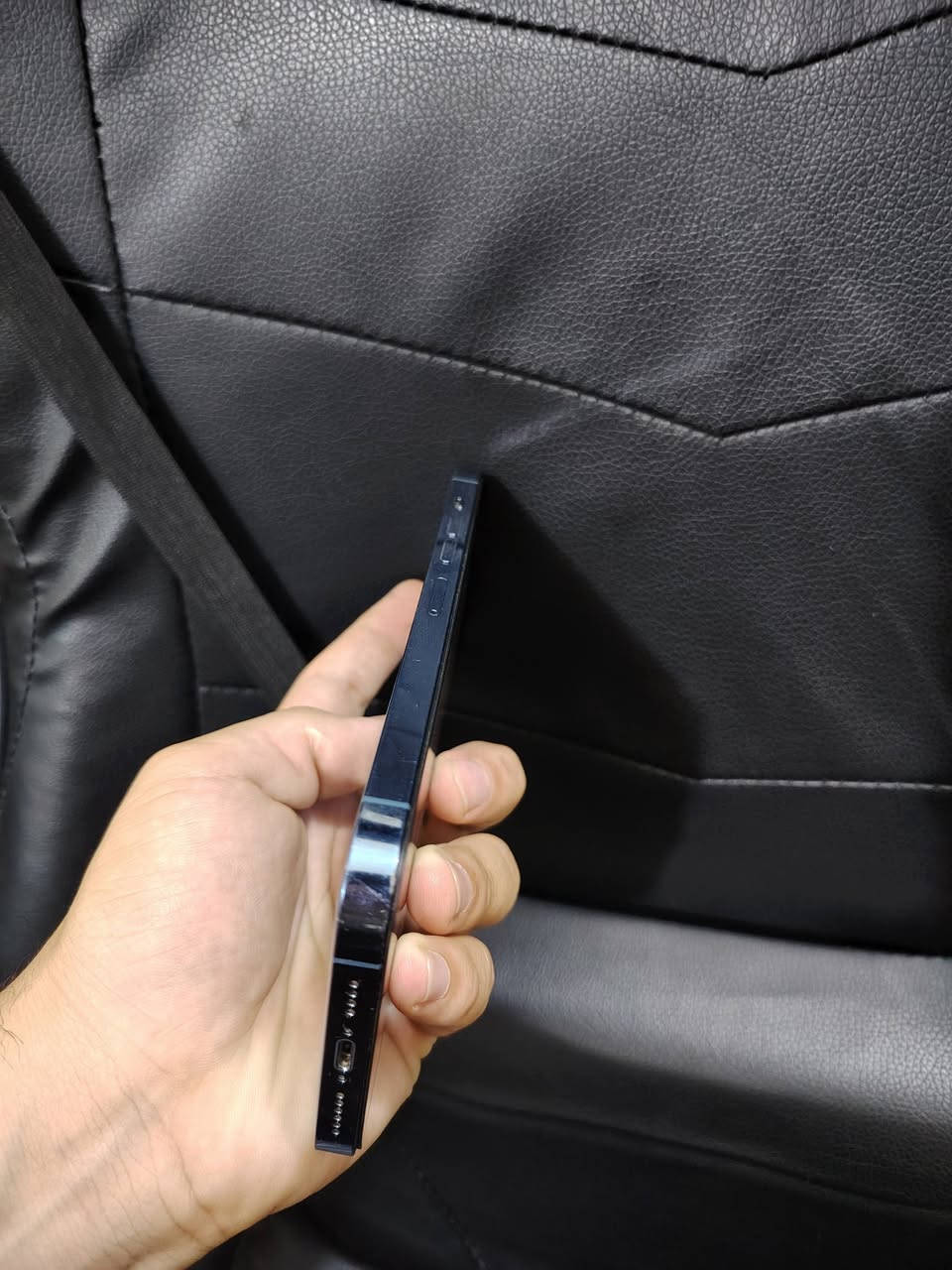 السلام عليكم
ايفون 13pro.max ذاكره 256 بطاريه ٨٧ مستبدله وشاشه هم مستبدله امانه الله تخبل ولا عبالك مبدله اللوانهه تخبل تجي وتشوف بعينك الكامره تخبل والله بس تبدي من زوم واحد مو ٠،٥ هاهيه بعد تجي انت وافحص وشوف
السعر ٤١٠
العنوان حله بكرلي
متواجد واتس اب ***********
