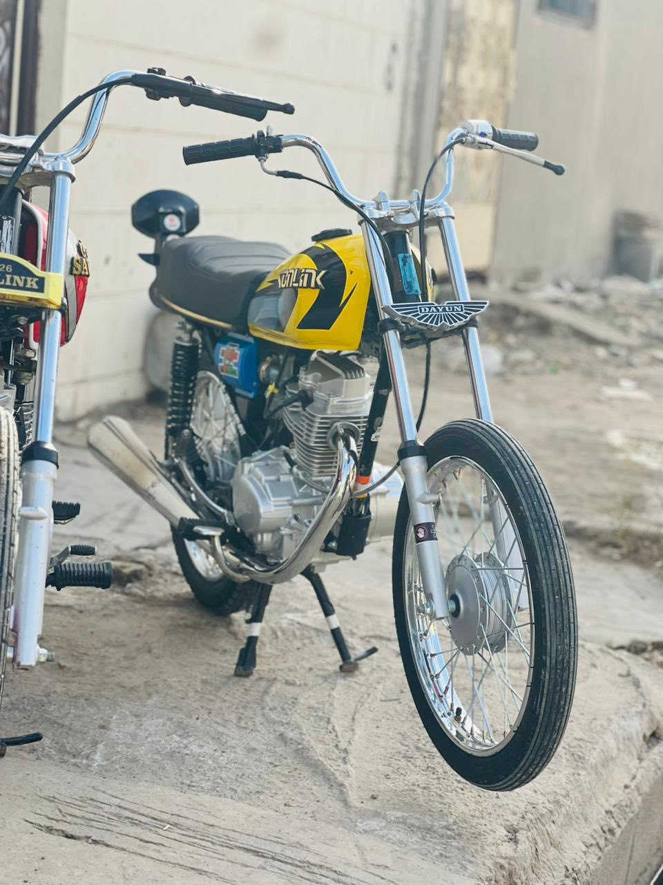 سلام عليكم لدراجه للبيع تعمير كله اصلي شاصي 18 مكفوله كفاله عامه اوراق اصوليات كامله مكاني قلعه سكر السعر 900وبيها مجال للشراي ***********
