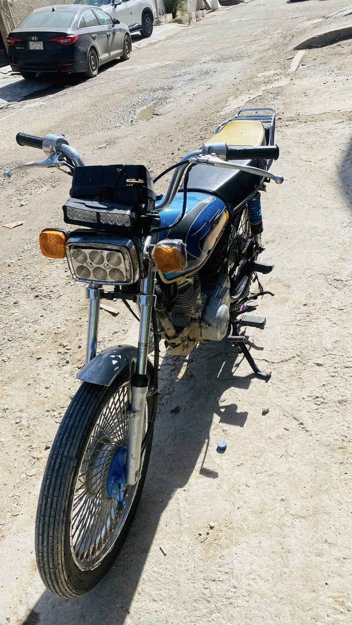 سلام عليكم دراجه يراني اربعه كير دراجه تخبل تخم تاير محركه  خير من الله  نقصه قبق زنجيل  وكفرات الصفاح السعر 325 وبيه مجال قليل المكان بغداد الدوره الرقم ***********
