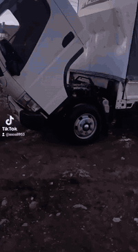 السلام علیکم
کنتر 2020 رقم السلیمانية  
تانكي 250 لتر  
السیارة بالسلیمانیة باسمي و سنویة جدید 
كفالة عامة ما عدا شویة بارد بالباب موجود بالصور 
السعر 260 و بها مجال
***********
