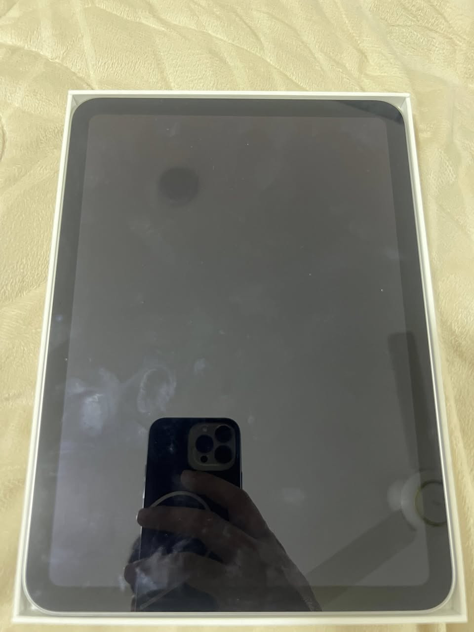 السلام عليكم
ايباد ١٠ ذاكره ٦٤نظافه ١٠٠٪؜ ما داخل صيانه الجهاز جديد
غراضه كامله ويا كفر هديه وشرط على الفحص الايباد
***********
 السعر ٣٥٠الف قفل
