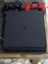بلي 4 مستعمل نضيف يدات نص عمر بيهن ازرار ماتشتغل 500GB سعر 175 0772625...