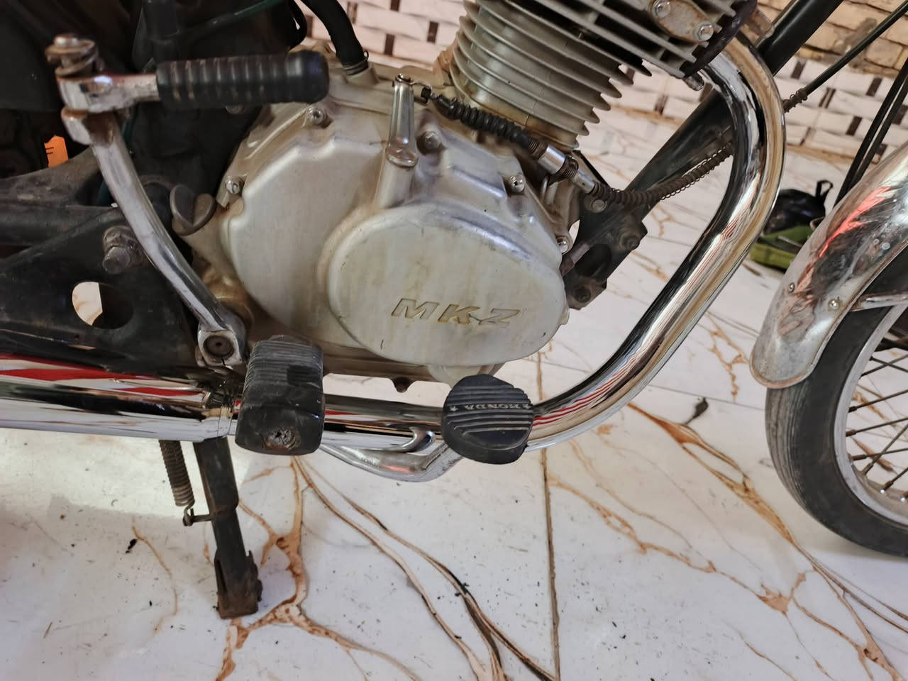 دراجه اوراق مكينه الصليه mKz باب اول عل وضع البلاد سعر 900


**إذا كنت صاحب هذا الإعلان وتريد حذفه لأي سبب، رجاءا أرسل رسالة إلى الدعم الفني**