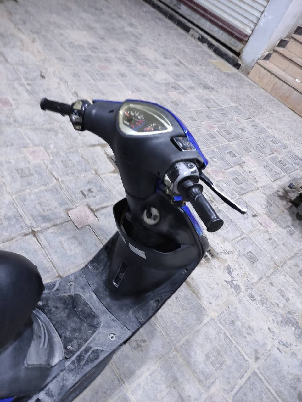 عدله للبيع او مراوس
نكره سلف وهندر
دراجه كامله
تايرات زوج جدد
قفل ستيرن وجنطه 
دراجه خرسه 
مبدل ولفات 
نقصه راجز سلف 
والباقي كله شغال
مال جناي
سعر600 وبيه مجال
مكان سماوه 
***********
