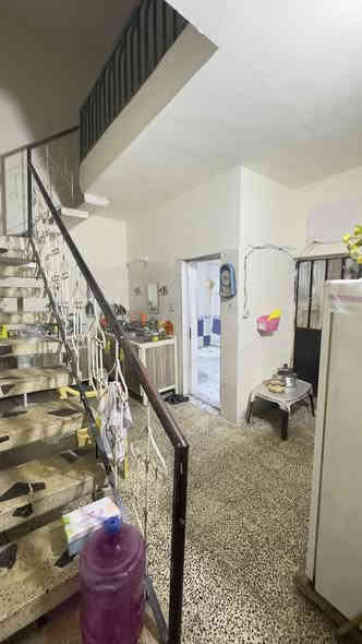 دار للبيع
مساحة 110 متر
منطقة التراث 
اول فرع على اليمين من شارع ٦٠ من ارقى المربعات

طابق ونص
يحتوي بالطابق الارضي على غرفة ضيوف، صالة جلوس، مطبخ، حمام
وبالطابق العلوي يحتوي على بيتونه(تنفع تكون غرفة نوم)، وغرفة نوم كبيرة

الدار حاليًا فارغ 
للتفاصيل اكثر خاص
او على الرقم ***********
