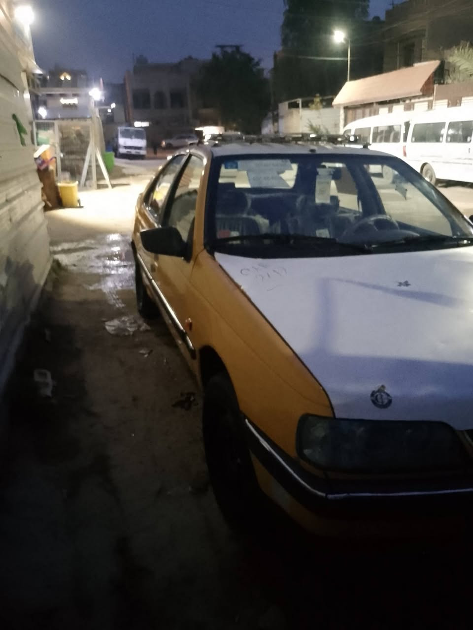 عليكم
بيجو موديل 2012✅ 
رقم انكليزي دولي تحويل مباشر✅
سياره مصفره هيئه وغࢪامات ✅
مكينه كير خير من الله سياره جاهزه✅
شوفت عينك السياره جاهزه من كلشي كبل للشارع ✅
مكان السياره بغداد الكماليه ✅ 
السعر{30} ✅
بيها مجال بصيط للتصال (***********)ما متواجد علفيس
