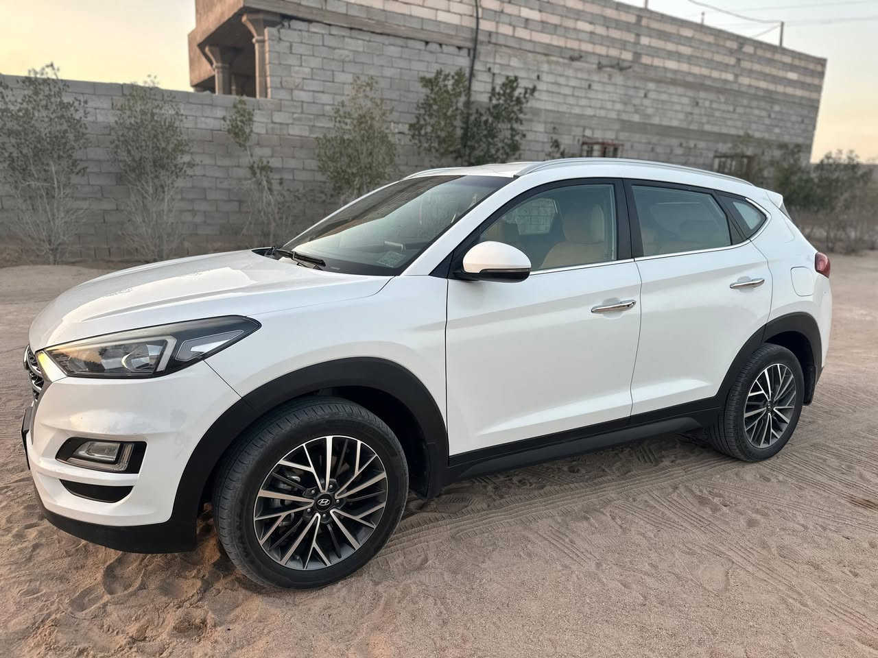 سلام عليكم توسان موديل 2020 للبيع
سيارة كفاله عامه وجديدة كلش
سيارة اقساط استقطاع مباشر باقي اقل 6 اشهر وتخلص 
مكان البصرة الزبير 
***********
***********
