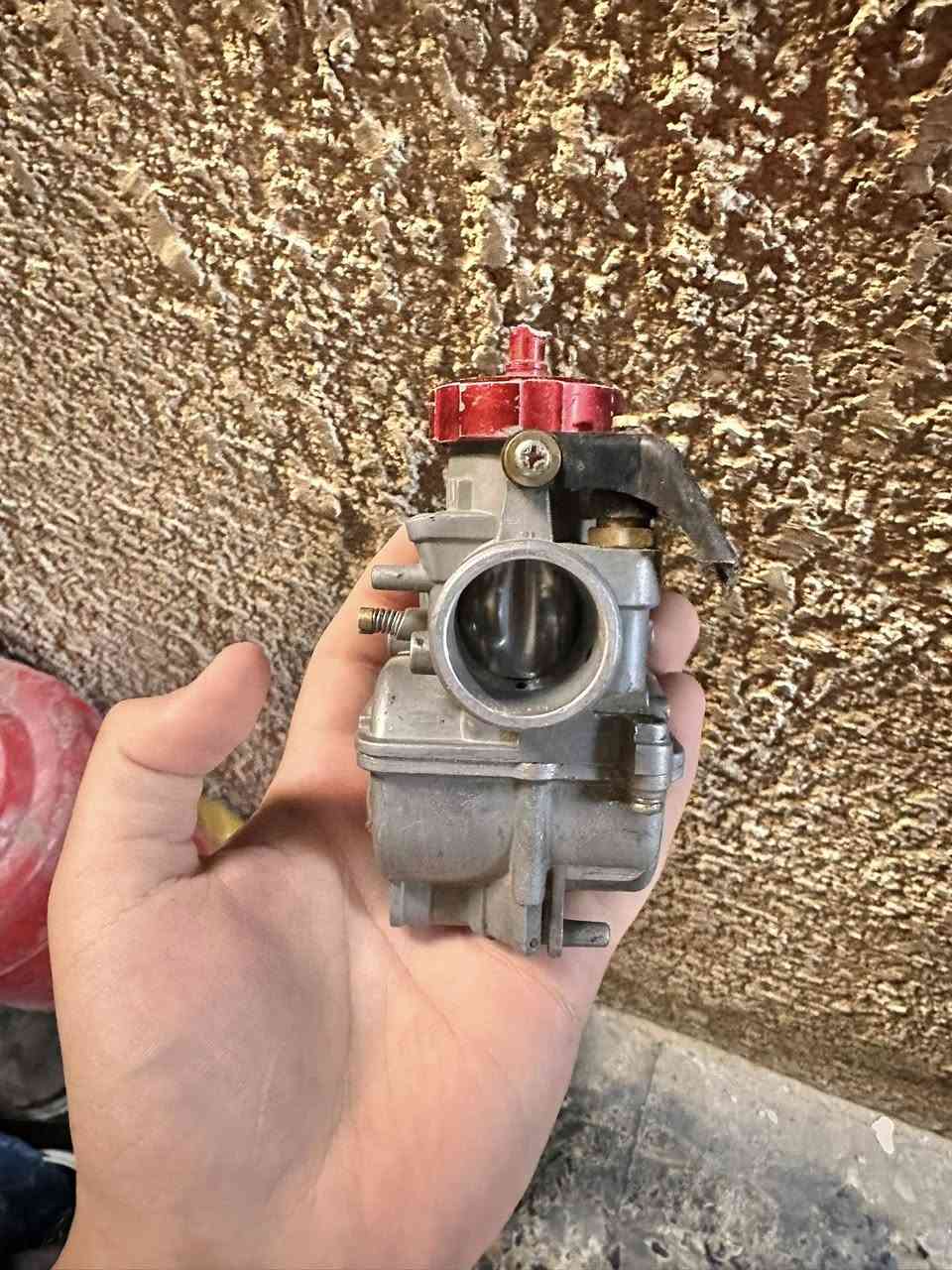 سلام عليكم الدبل الذهبي والفج ب80 او بيه مجال الفج الذهبي 65 أربع بساتم  كابريتر قفاز ب25 عنواني بياع تقاطع درويش ***********
