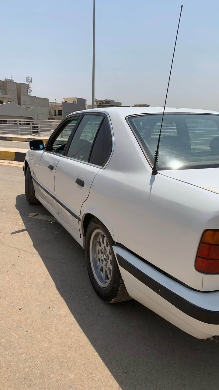 شباب سلام عليكوم طبعن من رخصت ال ادمين. بيم 520iكبس تك فانوس سيارا حلوا و جديده كير مكينه اكسن كولشي اب شرط حداديه خير من الله سياره ينرادلهه هيج مصرف قليل تصرف عل داخل مالتهه و تطلع ات جنن موديل السيارا 1989 مصبوخا ال جماليه فقط و ل سيارا تحويل فقط كوبون بيهه ول سعر 40وبيهه مجال قليل رجان المو شراي لا تتصل *********** موصل, نينوى
