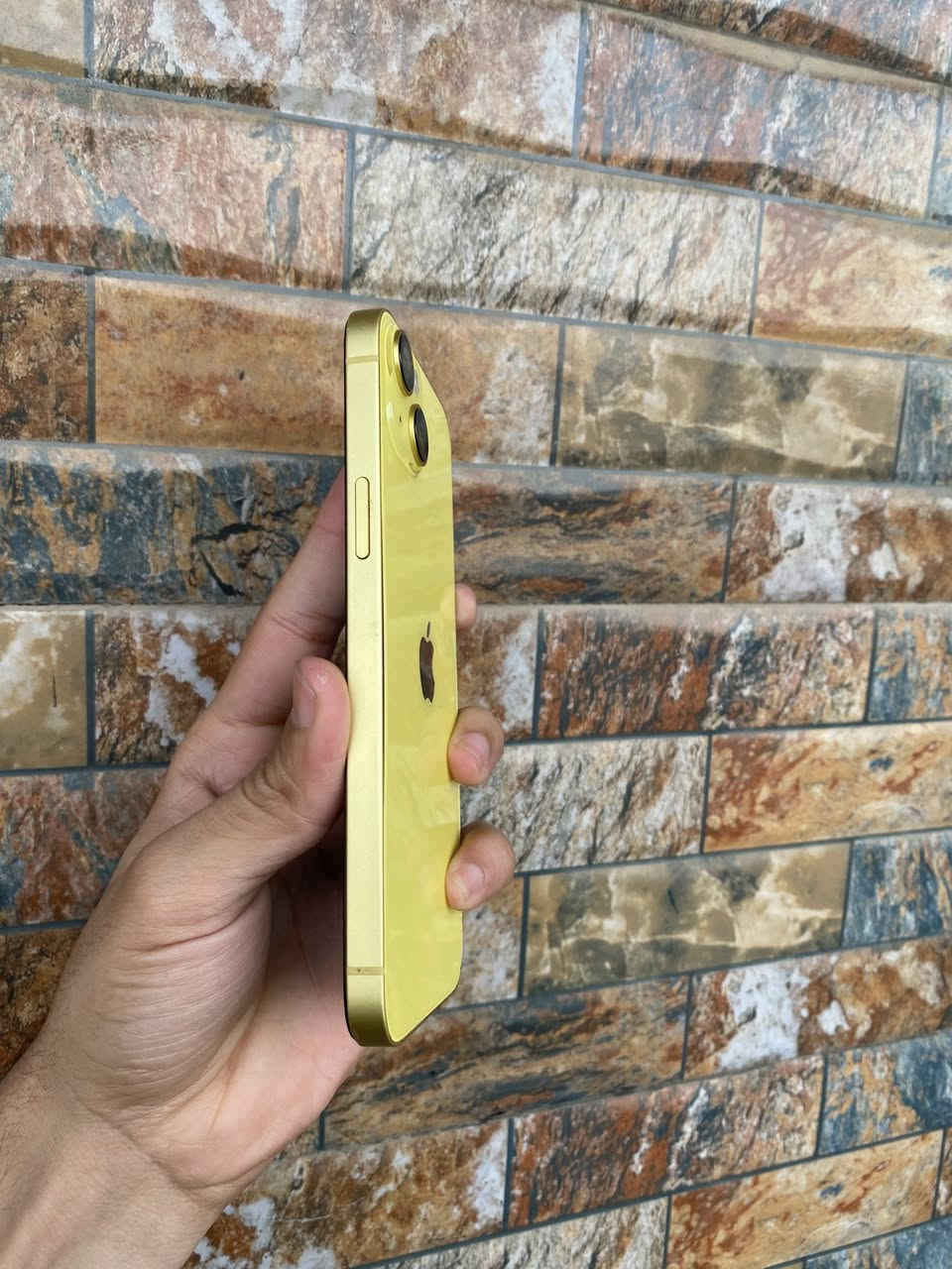 ايفون 14 بلاس
ذاكرة 256 بطارية ١٠٠ موضح الإشعارات بل صور جهاز شغال فقط الكامرات ميشتغلن و السيم بي خلل بل بورد كلة شغال الباقي عل فحص و اكفلة اذا مفتوح تخطي بي ايكلود تفرمت و تاخذ من باب البيت ابيع على هل وضع سعرة ١٧٥ الف مكاني بغداد البنوك الشراي يتصل ***********

و السيم شغال فقط القاعدة مال سمكارت بيهة كسر و من تحركة يشتغل يعني ما واكف شريحة
