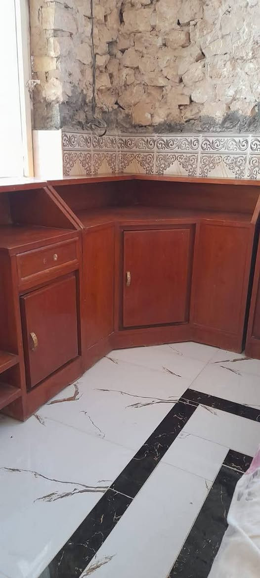 للبيع غرفه نوم حطاطه سعر ٥٥٠ وبيه مجال ع خاص
*********** للإستفسار 
الكرمة الكناطر.
