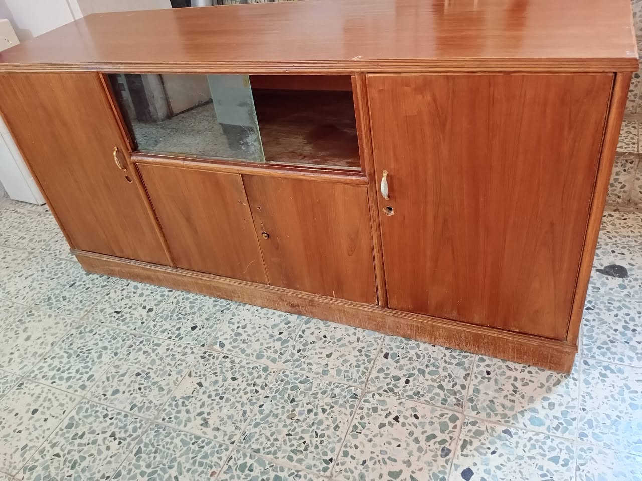 السلام عليكم
بوفيه انجاره  ونضيفه كلش بس يحتاج  يدات وقفل 
السعرها 125 وبيها مجال قليل @إشارة


**إذا كنت صاحب هذا الإعلان وتريد حذفه لأي سبب، رجاءا أرسل رسالة إلى الدعم الفني**