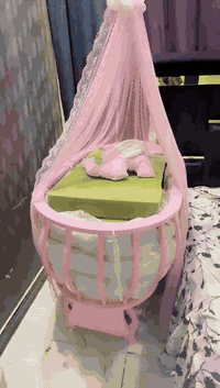 سلام عليكم جمعة مباركة ع الجميع تواصل واتساب *********** كاروك اطفال نضيف جدا استعمال قليل 90 وبي مجال بسيط عنواني بغداد الشعلة
