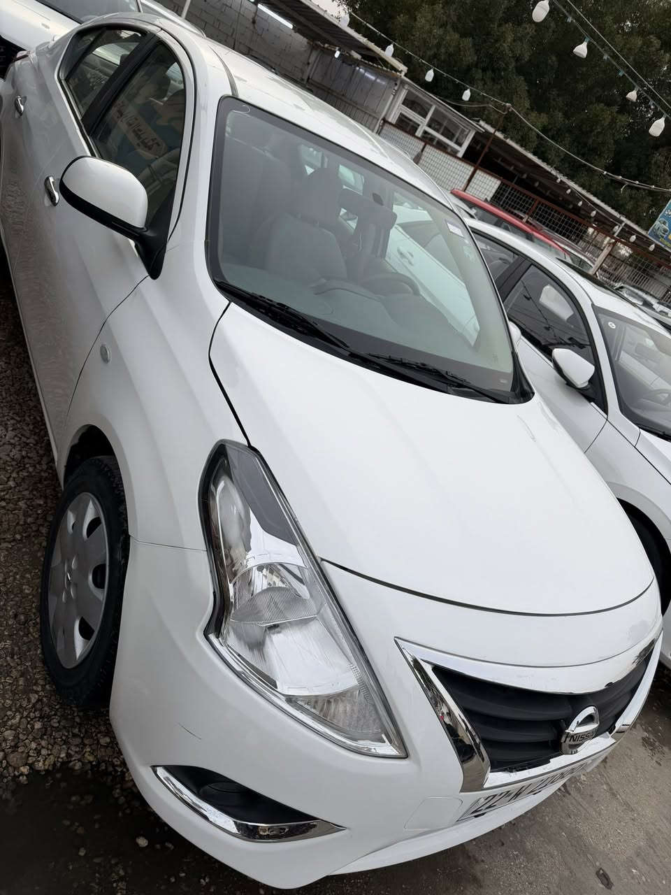 السلام عليكم ورحمة الله
نيسان سني هندي 
موديل 2024 بليته زركه صبغ جاملغ وبنيد فقط 
تخم تاير جديد 
حداديه محرك كير بشرط مابيهه نقص
السعر 115  وبيهه مجال بسيط 
***********
