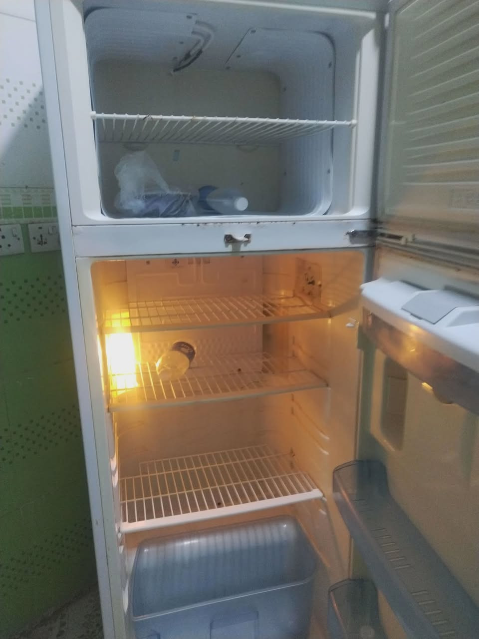 ثلاجه حجم كبير على شرط شغاله بس اليده سعر 150سماوه


**إذا كنت صاحب هذا الإعلان وتريد حذفه لأي سبب، رجاءا أرسل رسالة إلى الدعم الفني**