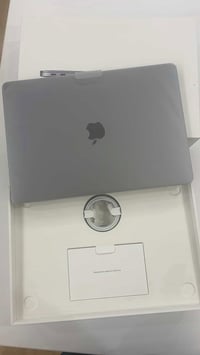 ماك بوك إير M1 • 13 إنش • 256GB SSD