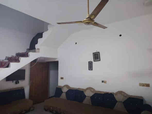 بي ب ال حمد خلف العمارات الزيتون مساحه ٢٥٠ السعر ٥٠ بي مجال ***********
