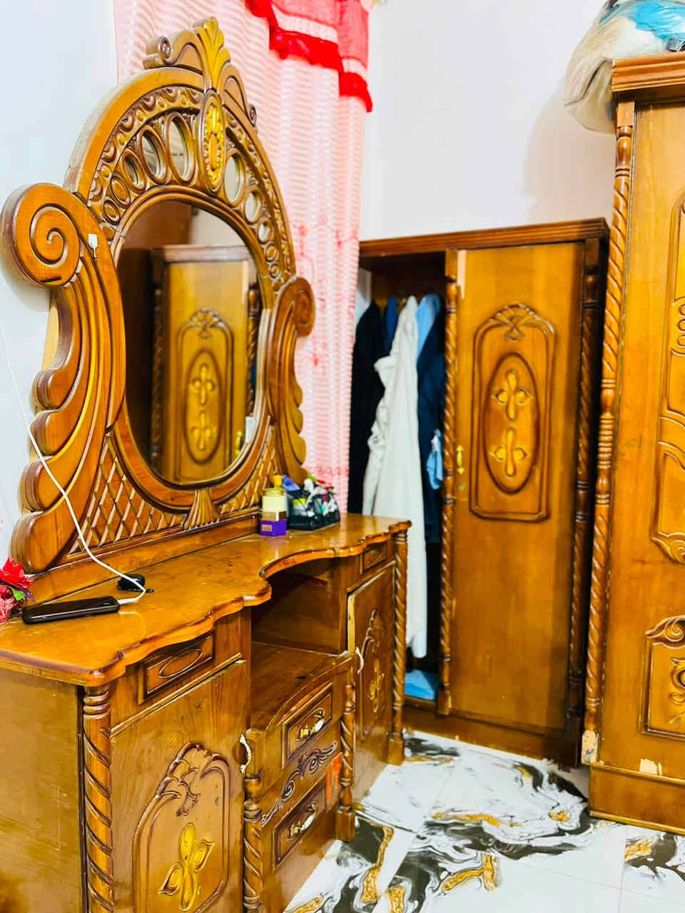 غرفة نوم خشب عراقي صاج مستعمل نظيفة كلش ب٣٠٠
واتساب 
***********
