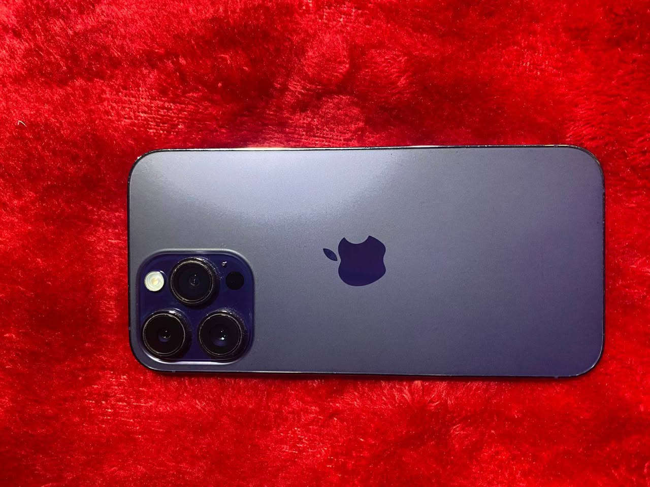 السلام عليكم للبيع 14 برو ماكس لون بنفسجي بطاريه 86 بي فقط نقطه سوده زغيره بالشاشه والباقي فول نظافه شرق اوسط السعر 625 مكاني بابل ***********
