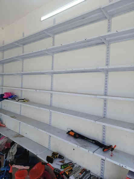 السلام عليكم غراض محل البيع
العنوان السماوه قضاء الخضر 
جام خانه .
قمريه محل
رفوف جدد
***********
