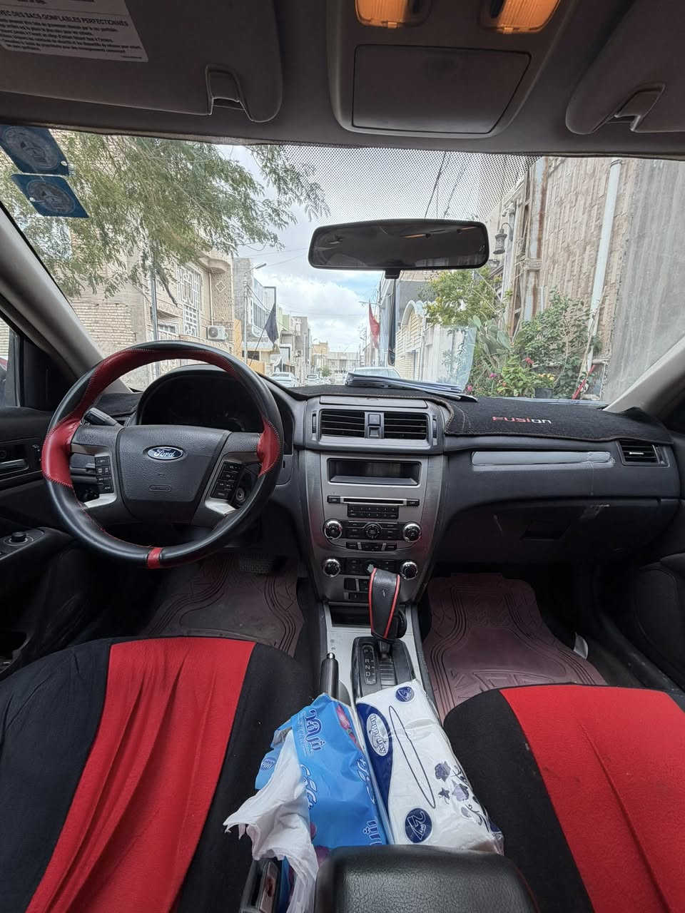 السلام عليكم فورد فيوجن موديل ٢٠١٠ كلين تايتل بيه حادث بالعراق مرفقة صورة الحادث مع رقم الشاصي تنفس طبيعي محرك ٢٥٠٠ محرك و كير بحالة جيدة حدادية جيدة رقم بغداد انكليزي بأسمي مكان السيارة النجف والسعر ٨٧ ورقة وهذا رقمي *********** قليل بالفيس وطبتم بالخير.
