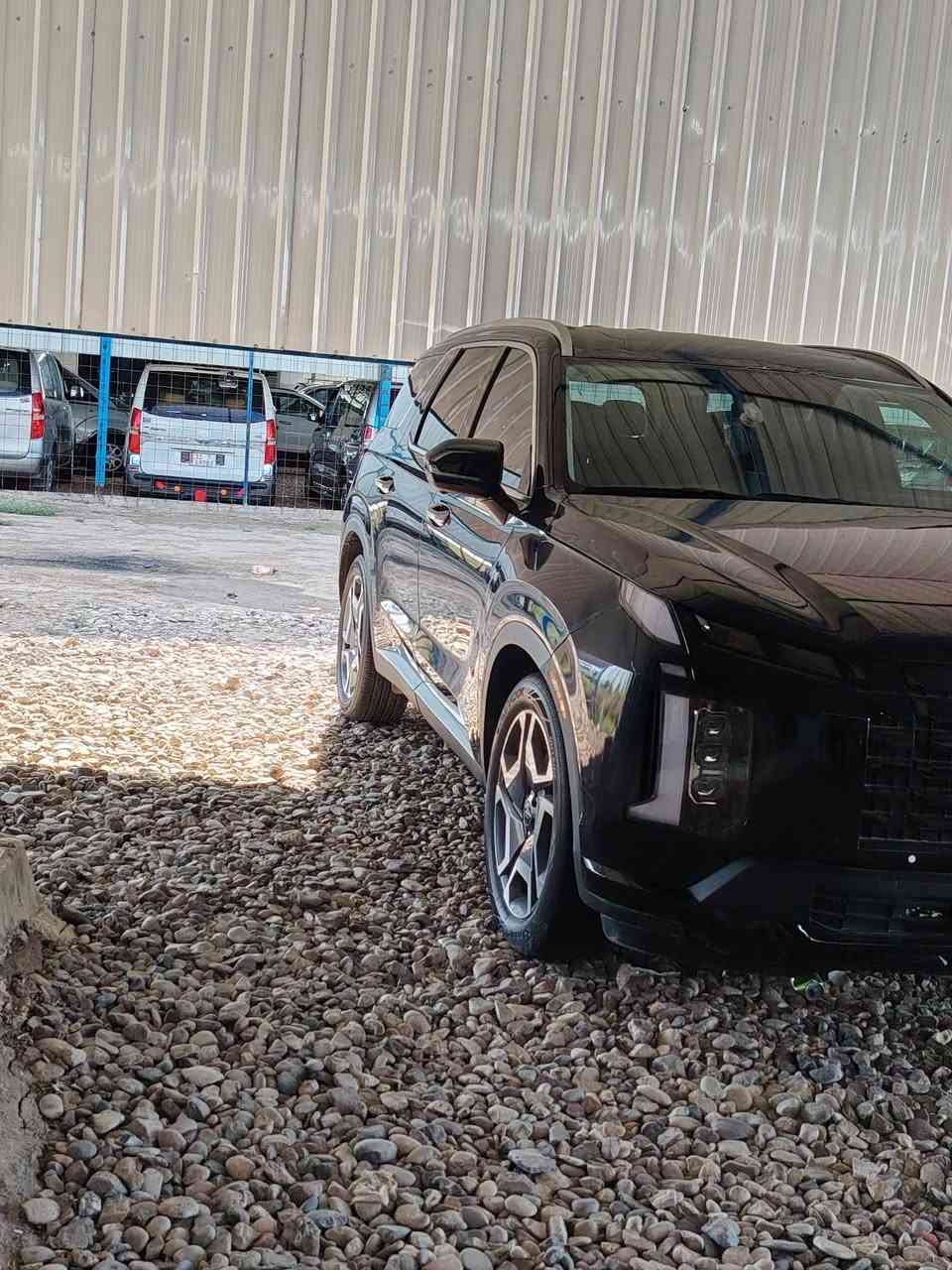 السلام عليكم بلسايد موديل 2024 فول لمتد فتحتين السيارة تبديل بنيد فقط اللون نيلي العنوان الحله الاستفسار ***********
