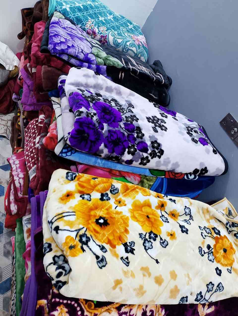 وجبه باله جديد ملاحف وغطوات اشكال مختلفه وبطانيات درجه أوله اوزان مختلفه 5كيلو و7كيلو و10كيلو اسعار حلوه ومختلفه العنوان الدوانيه حي الزهراء نزل علوه المخضر الاتصال ***********
