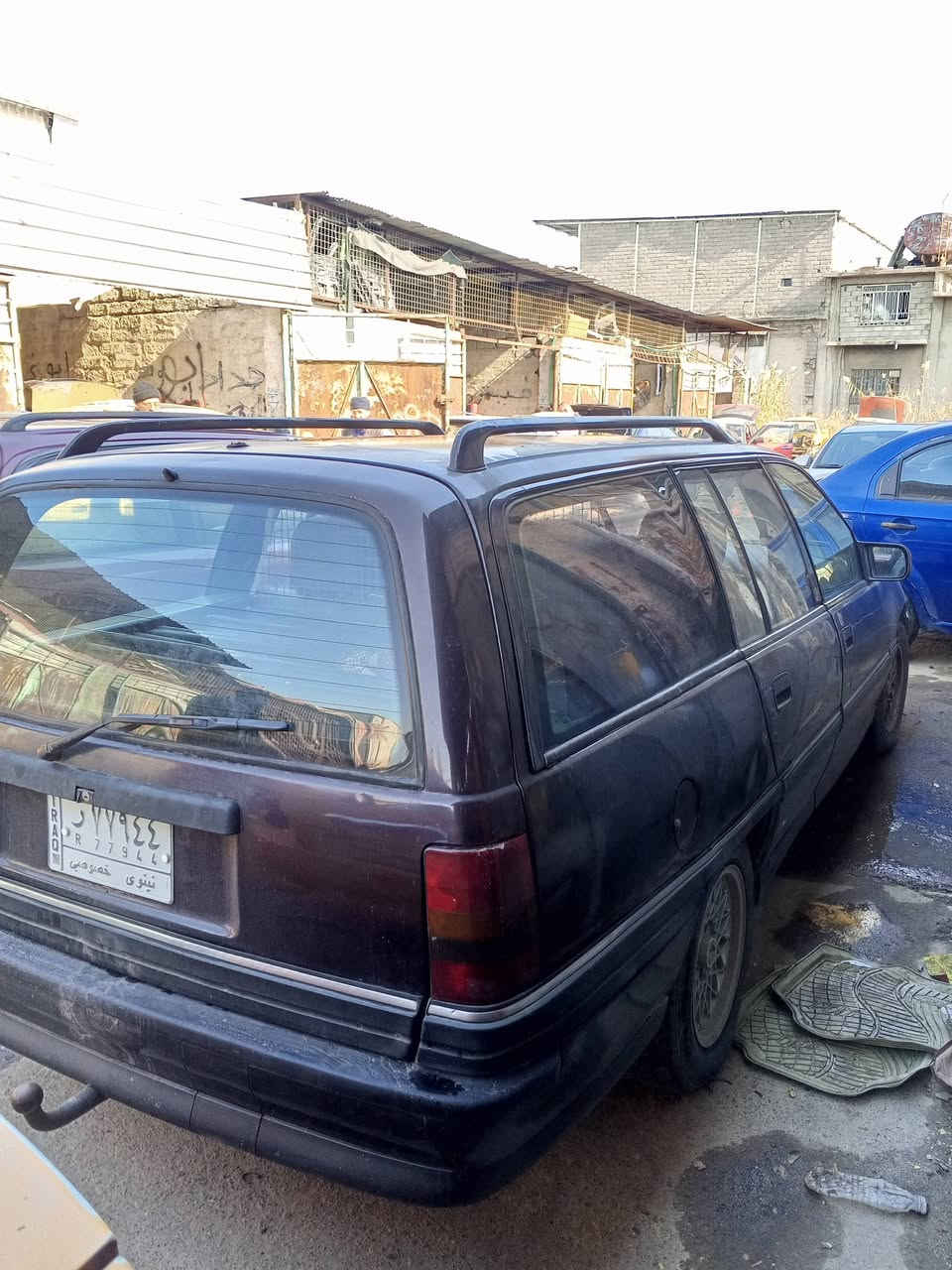 للبيع اوميكه ستيشن موديل 91 مكينه بطه 2500 بيها اثر رخاوه بس شرط لا نفخ ولا صرف كير شرط توماتيك شرط مابيها طخه او حادث مصبوغه عام جماليه طخم تايه جديد باتري جديد وايرمنيه كلها شغاله شرط التحويل سنويه تنتهي 2028 السعر 32 وبيها مجال الشراي يتصل خاص ما ارد  لان مكلف بالنشر الرقم ***********
