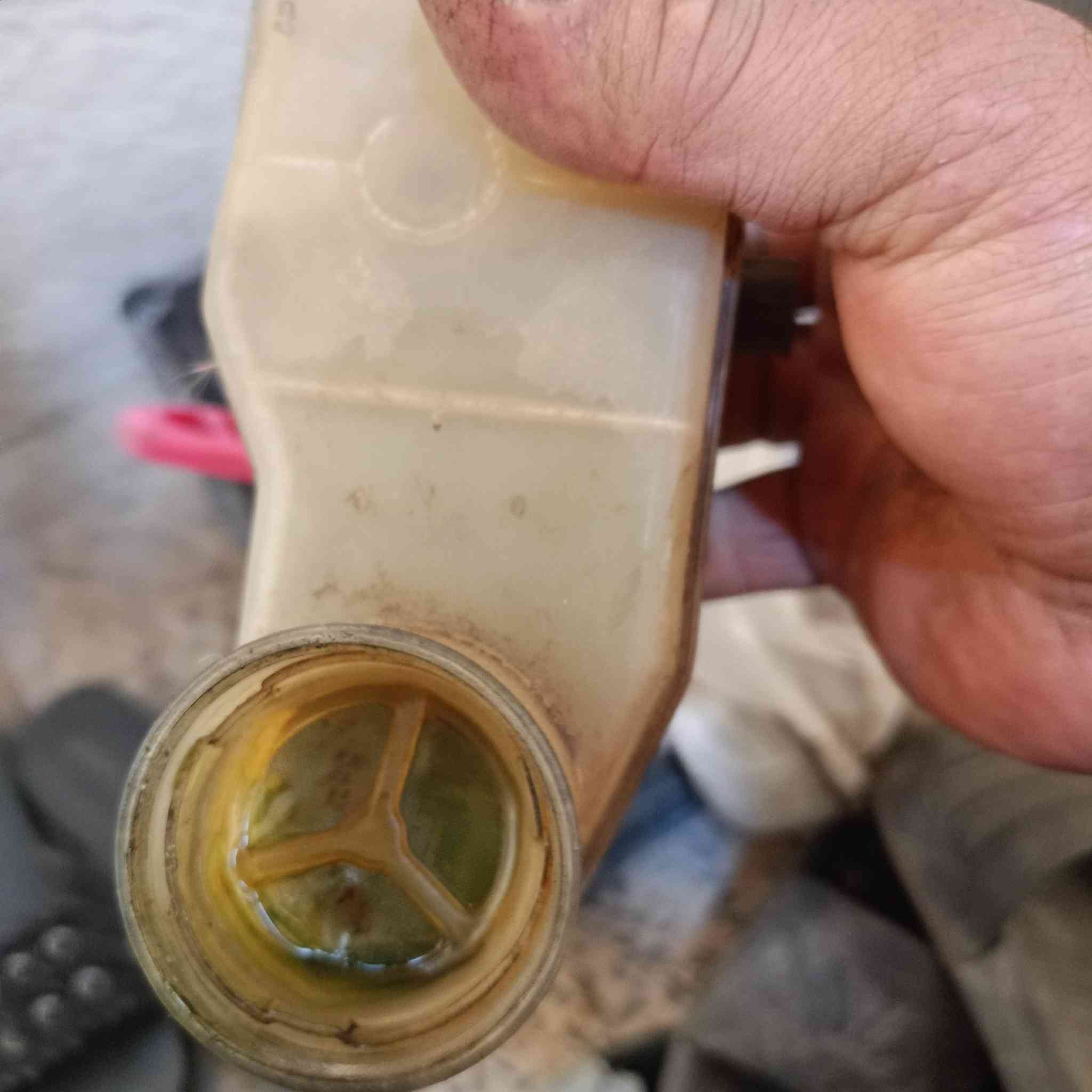 السلام عليكم اغراض سي كي للبيع مكينه نظيفه ضمان طائرات اعنبار صطاب اكسل راديتر مع البنكات ضفيره عنوان بغداد ***********
