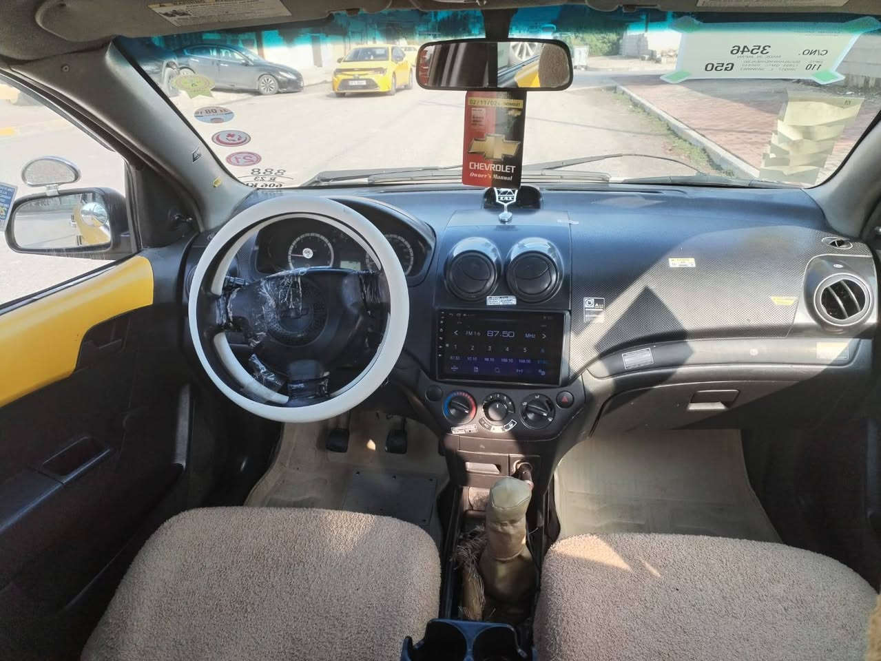 السلام عليكم افيو 2007 سنويه صاقطه سنتين رقم كركوك  دفتر بانزين بيها هيه مصفرى ضرار السيارى بيها معجون شي قليل بل تكم بدون كالب سيارة جاهزه ممل نقص سعر 38 وبيها مجال الشراي ***********
