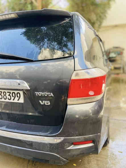 السلام عليكم للبيع او المراوس بسيارة لاندكروزر او فورد اكشبنديشن 
تيوتا هايلندر موديل ٢٠١١ فول مواصفات لمتدد رقم وسنويه وهزة جديدة بشرط التحويل او الوكالة السياره فول مواصفات بصمه تشغيل ويصمه أبواب دخول ذكي أشاير ترحيب وفتحة سلايد روف داخل جلد وملكي كشنات امامي كهربائي وتدفئة شاشه كير ومكينه بشرط نشاط وأي خلل مابي حداديه جديد تايرات جدد سياره فول فول مواصفات مال بيت بيها صبغ عام جماليه رايدها ب١٦٥ وبيها مجال رقم التليفون ***********
