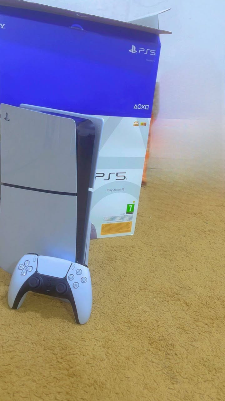 سلام عليكم
بلي ستيشن 5 سلم  اخو الجديد وياه اليده والكارتونه 
السعر 600الف 
***********
