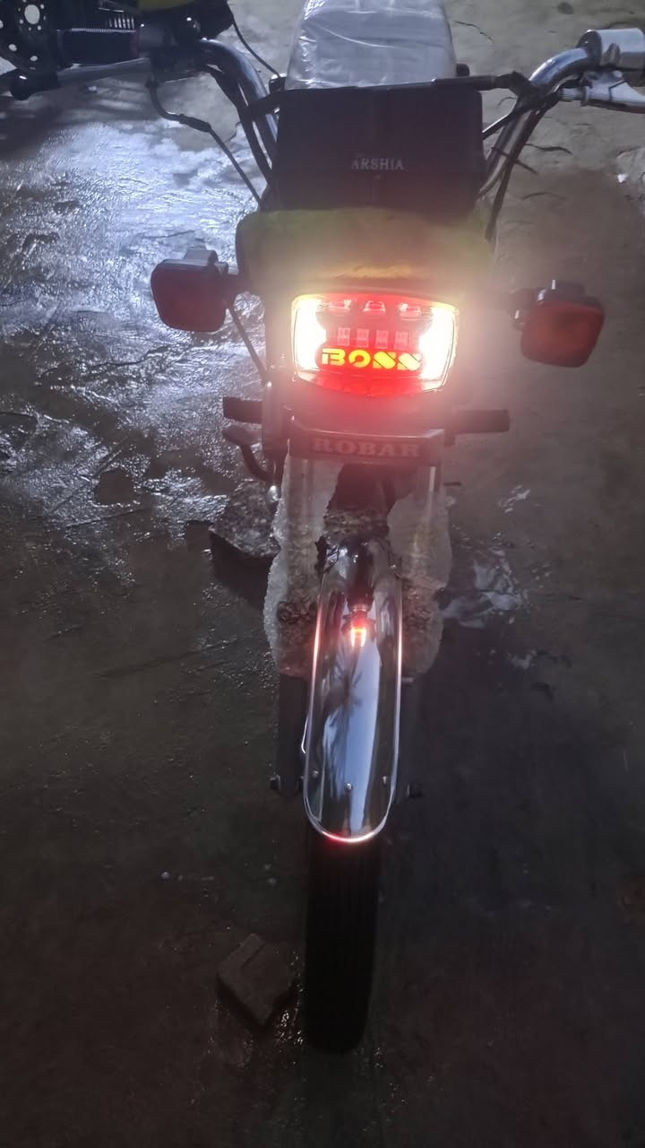 السلام عليكم دراجه للبيع كهربائيه شغاله اوراق كامله السعر 400 وبيها مجال قليل *********** مكان بغداد حي البتول
