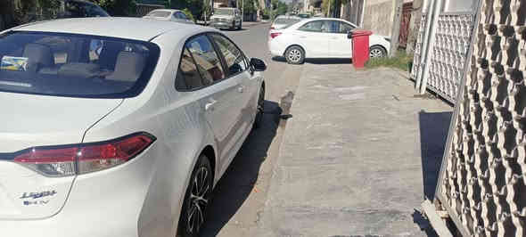 كورلا موديل 25 شكل امريكي هايبرد ماشيا 1800كم
صار بيها طخه بالبابين موضحه بالصور 
فول عدى كشنات مخمل رقم بغداد باسمي للاستفسار الاتصال على الرقم *********** بغداد حي الخضراء
