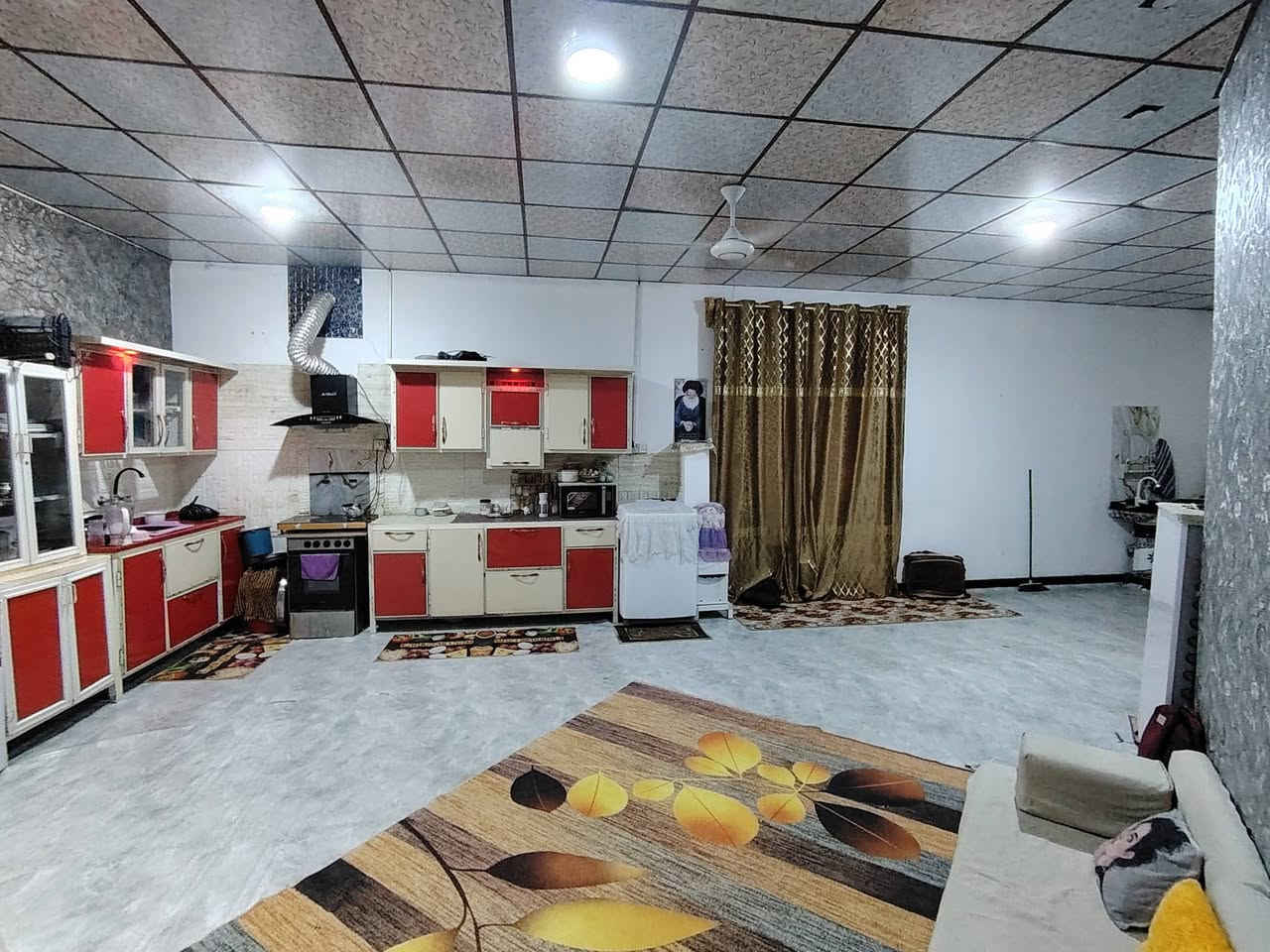 بيت في الكزيزة قريب صيدلية ماجد  طابقين فضله بلدية بيه معامله ضايعه المساحة ٨٠ م متر
 يبعد ١٠٠م عن شارع بغداد 
طابقين
الارضي ديوانية ٣م*٤م
هول صغير
غرفة منام ٥م*٤م
غرفة منام ٥م*٤م
مطبخ صغير
صحيات ومكان غسالة كبير
البيت كله مرمر والجدران سيراميك

الطابق الثاني مشتمل معزول بناء جديد ٢٠٢٢
صالة كبيرة ١١م متر طول
غرفه منام ٨م*٤م
صحيات مشتركة ٣م*١٢٠سم

للاستفسار والسعر
*********** اتصل وتدلل
