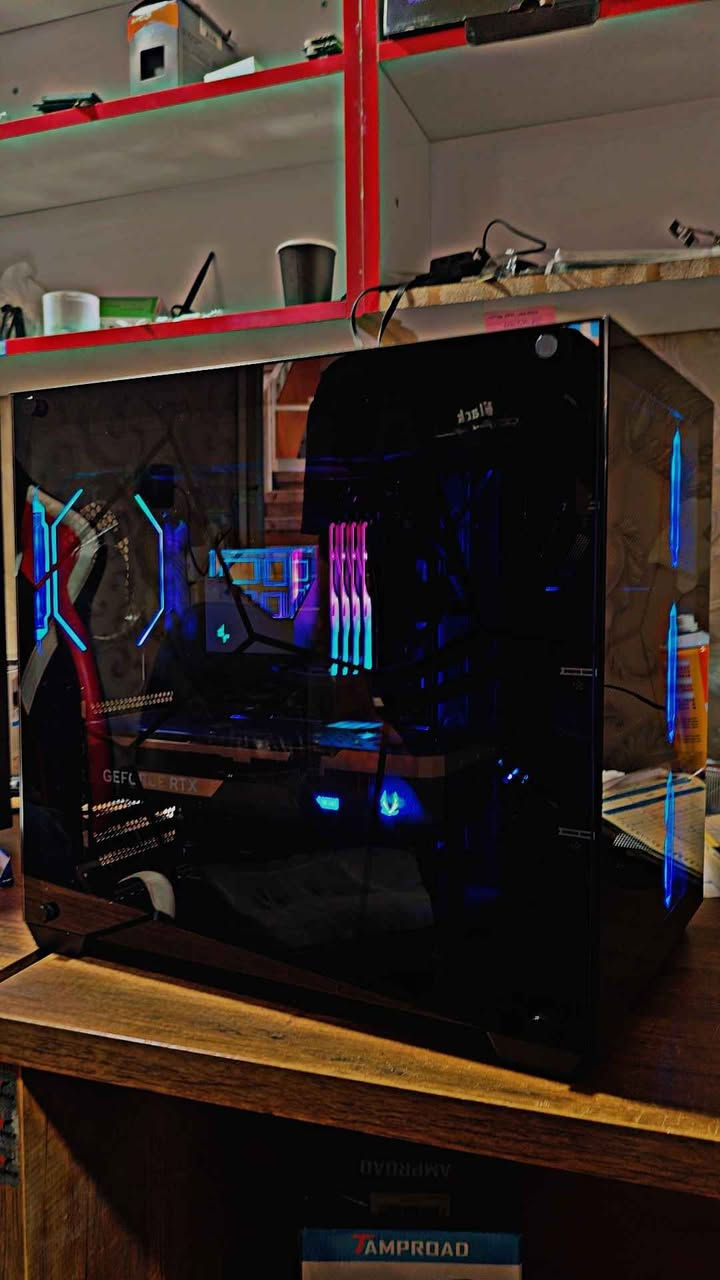 CPU: INTEL I9 14900K 
GPU: RTX 5080 16G ZOTAC X3
MB: MSI MAG Z790 TOMAHAWK MAX WIFI
PSU: 850W GOLD THERMALRAKET 
STORAGE: NVME SAMSUNG 990 PRO 2T
RAM: 4X32 128G 6000MHZ G.SKILL
COOLER: DEPCOOL LT720 BLACK
CAVAR: THERMALTEK X4 FAN ARGB
PRICE : 3,800 أربيل, العراق


**إذا كنت صاحب هذا الإعلان وتريد حذفه لأي سبب، رجاءا أرسل رسالة إلى الدعم الفني**