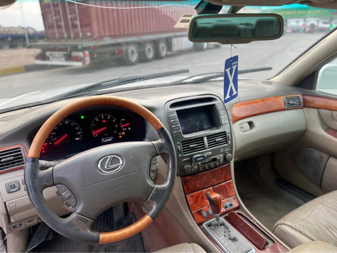 سلام عليكم لكزز 430 2001 خليجي ايسر بلاد سيارة تبريد تدفئة شغال تبريد تدفئة مقاعد حدادية جديدة  قبل اسبوعين مبدله سيارة ما شاء الله ما ناقصه شي كشنات كهرباء مري كهرباء جام اتو اربع بوب ابواب شفط  خزن مقاعد كير محرك كفالة كير ثلاث وضعيات نظام سبورت ونظام علدي ونظام ثلجي اي للأماكن المنزلقات الثلجية والطينية والرملية محرك عبارة زيرو رقم بصرة دولي مكان السيارة بصرة سيارة عالمية بمعنى الكلمة الملقبة باف 16 الارضية رزانة فول مقصورة خلفية وامامية فول راحة جناي هاي السيارة يعرف شجاي احجي سيارة ماله اخت وافضل ما صنعت اليابان وصنعت لتنافس البيئم والمراسدس مفولة مواصفات هواي مواصفات ما تذكر بمنشور 
السعر 115 
رقم التواصل ***********
