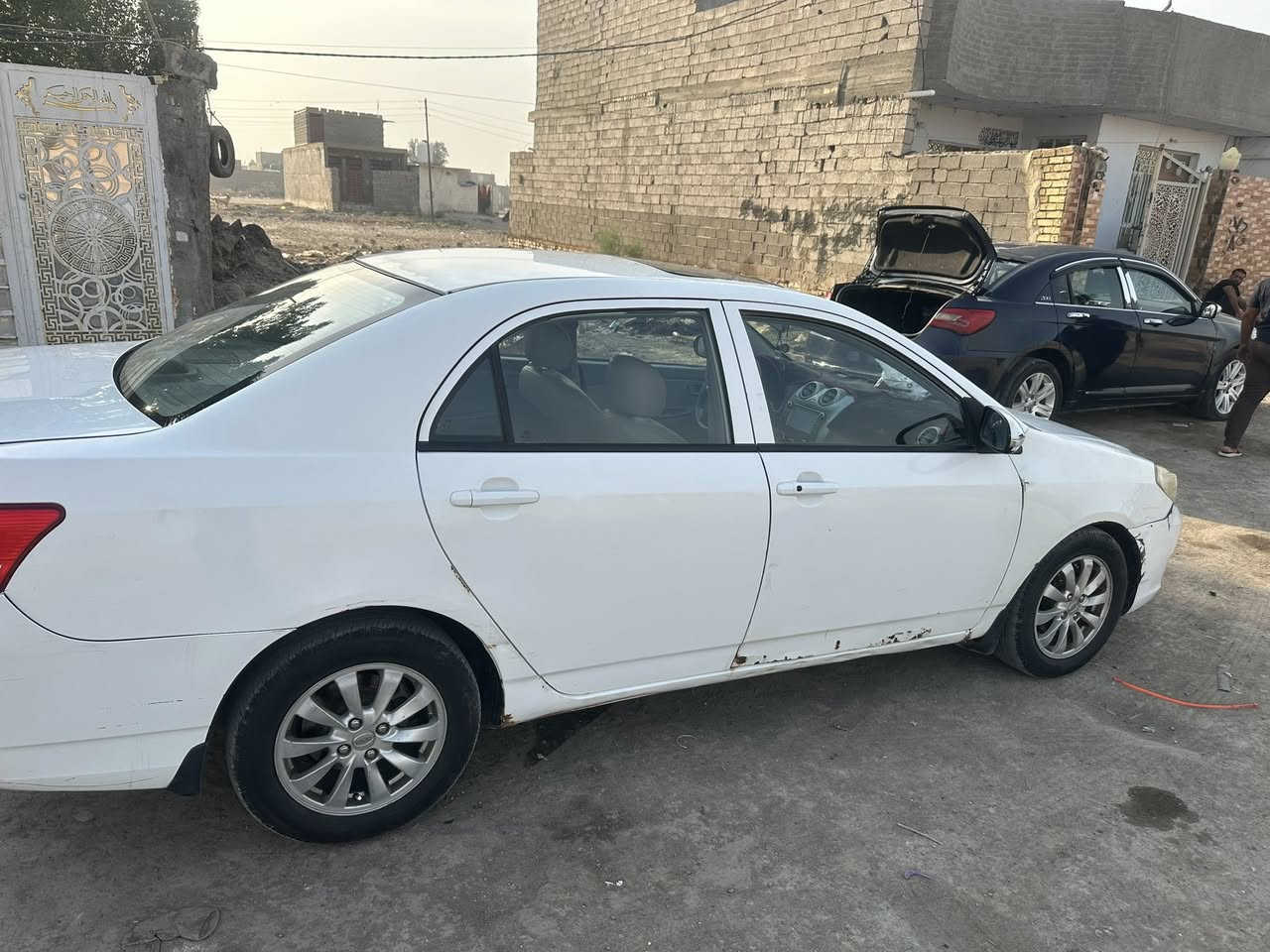سلام عليكم سيارة للبيع موديل 2016  كير اتوماتيك رقم بغداد تحويل مباشر صدر جديد تخم تاير سيارة بدون ضربة فقط بيها خياسات موضحة بل صور السعر ٥٧ وبيهة مجال تواصل ***********
