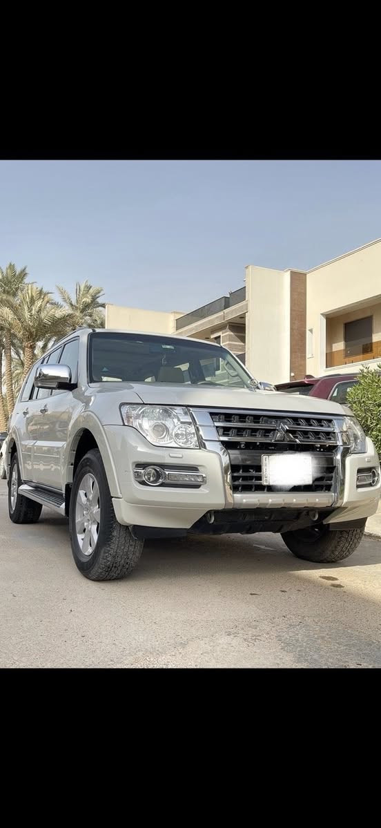 �
✅ فول مواصفات 1/1
✅ ممشى 86 ألف كم فقط (على إيد وحدة)
✅ محرك 3500cc مكفول
✅ كير مكفول
✅ برغي مفتوح
✅ دهن شركة وكالة
✅ فتحة سقف
✅ جلد كهرباء
✅ تبريد 3 قطع
✅ دفلوك (Diff Lock)
✅ 7 راكب

📄 رقم بغداد
📍 بغداد – زيونة

🚗 نظافة عالية جداً وجاهزة للفحص شرط الفحص.

📞 ***********
واتساب / اتصال

السعر 195 ورقة بيها مجال

#باجيرو #جنتور #Pajero #Mitsubishi
