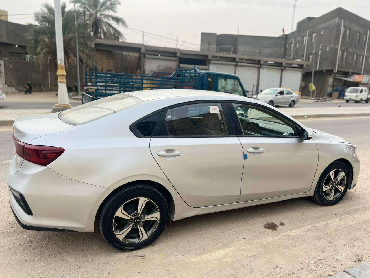 سيراتو ١٩ حره الرقم الجديدمكفوله عدا اربع اصابع بالبنيد صبغ محرك ١٦٠٠ السعر ١٥٥ وبيها مجال العنوان سماوه ***********٠
