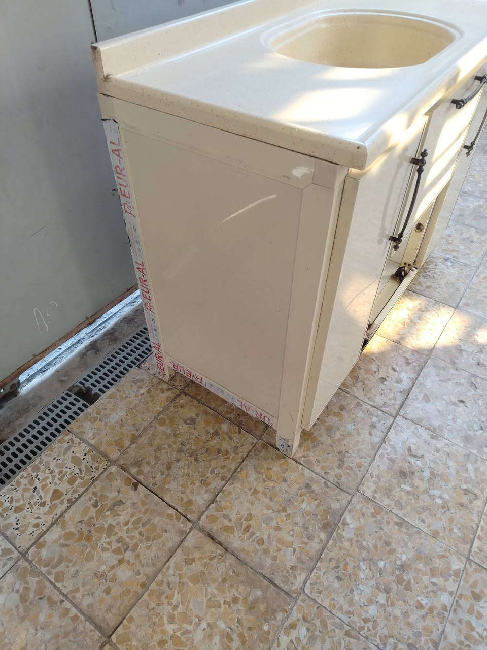 سنگ للبيع تفصال  مو جاهز+ مرمر طبيعي/
الضرر بيه باب واحد  نقص موضح بالصور
الشراي الاتصال على الرقم *********** متوفر واتساب
