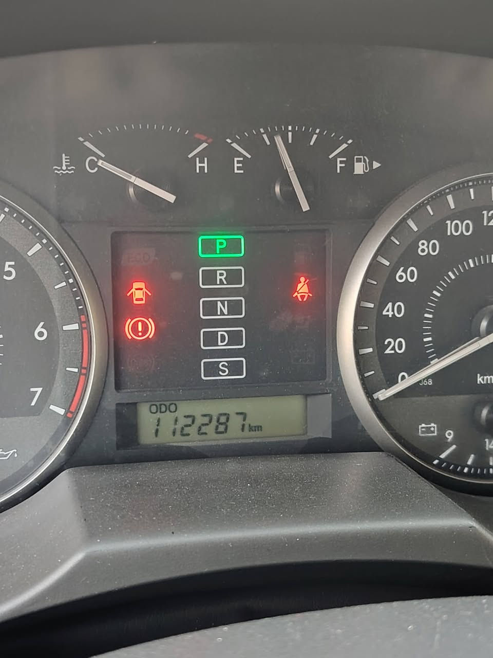 السلام عليكم ورحمة الله وبركاتة لاندكروز 2013 ماشية 112 الف
رقم بغداد الجديد  
مكفولة ساز 
تشغيل عن بعد 
مري شفط 
ثلاجة 
تدفئة تبريد خير من الله 
جامع يصعد ينزل عن بعد 
مكينة V6 4000
ماناقصها شي تشغل وتطلع 
مكان السيارة بغداد الراشدية 
سيارة بأسمي تحويل ثاني يوم 
سعرها 40 الف دولار اربع شدات وبيها مجال بسيط 
*********** اتصال 
*********** واتساب
