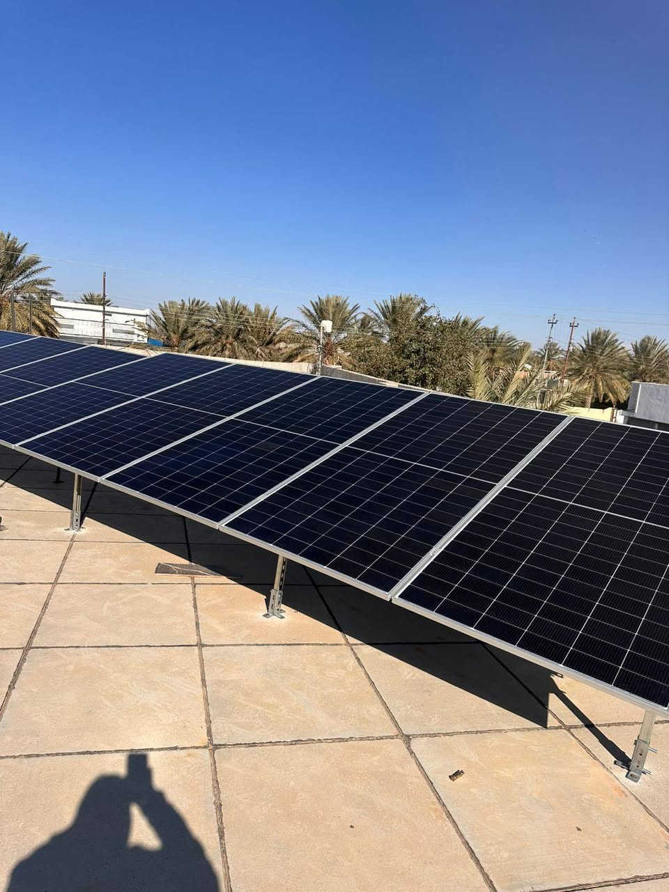 اليوم الثلاثاء الموافق 21/1/2026
تم بعون الله إكمال نصب  وتشغيل منظومتين  للطاقة الشمسية. 
* المنظومة الأولى:  في قضاء# مندلي (حي البكر): 
تجهز 20 أمبير نهارا  15 أمبير ليلا وتتكون المنظومة من:-
1-ألواح شمسية عدد 10 قدرة اللوح الواحد 620 واط
2- بطارية نوع ليثيوم قدرتها 15 كيلو واط
3- أنفيرتر قدرته 6 كيلو واط
4- بورد خاص بالمنظومة متكامل الحماية
5- هيكل حديد مغلون مقاوم للصدا

* المنظومة الثانية ايضا  في قضاء #مندلي (اشبيليا) 

تجهز 16 أمبير نهارا  15 أمبير ليلا وتتكون المنظومة من:-
1-ألواح شمسية عدد 8 قدرة اللوح الواحد 620 واط
2- بطارية نوع ليثيوم قدرتها 15 كيلو واط
3- أنفيرتر قدرته 8 كيلو واط
4- بورد خاص بالمنظومة متكامل الحماية
5- هيكل حديد مغلون مقاوم للصدا
#ملاحظه: لانعمل ببطاريات التجميع الرديئة. 

بإدارة عمر ياسين 
وحسن سالم
للأستفسار أكثر الأتصال او مراسلة الأرقام  التالية. ‏
0771 206 0460  
***********
