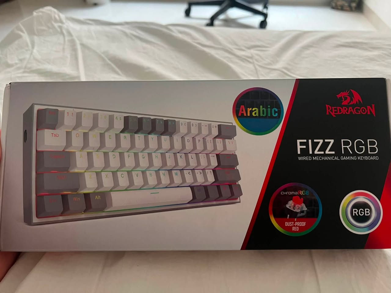للبيع كيبورد Redragon Fizz RGB K617 بحالة ممتازة جدًا، نظافة 100% (وكأنه جديد)، استخدام خفيف جدًا وما بيه أي مشاكل أو أعطال.

المواصفات:

* ✅ سويتشات Red Mechanical (Red Switch)
* ✅ إضاءة RGB قابلة للتخصيص
* ✅ تخطيط 60% (حجم صغير ويوفر مساحة)
* ✅ حروف عربي + إنكليزي
* ✅ كيبل USB-C قابل للفصل
* ✅ Hot-Swappable (تبديل السويتشات بسهولة)
* ✅ مناسب للألعاب والاستخدام اليومي

المحتويات:

* الكيبورد
* الكيبل الأصلي
* ساحب الكيكابات/السويتشات
* سويتشات احتياطية
* الكرتون الأصلي وجميع الملحقات

الحالة:

* ✨ نظافة 100%
* ✨ جميع الأزرار والإضاءة تعمل بدون أي مشكلة
* ✨ لا يوجد كسر أو خدوش تذكر

سبب البيع: الترقية إلى كيبورد آخر
الرقم :***********
الموقع : بغداد
السعر: ٣٠ الف
لا توجد خدمه توصيل
