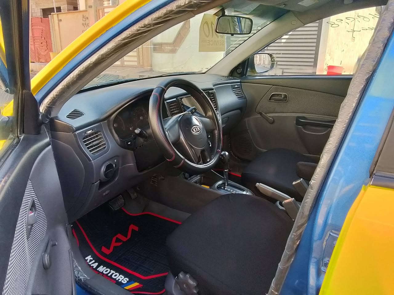 ريو 2010 امريكي رقم بغداد
كابون بانزين بيها هيئه غرامه صفر 
بدون ضرر كود واحد كلها ضررها باب السائق معجون
مكينه كير شرط تبريد ثلج قفل مركزي 
شرط الوكاله والتحويل 
***********  /***********
