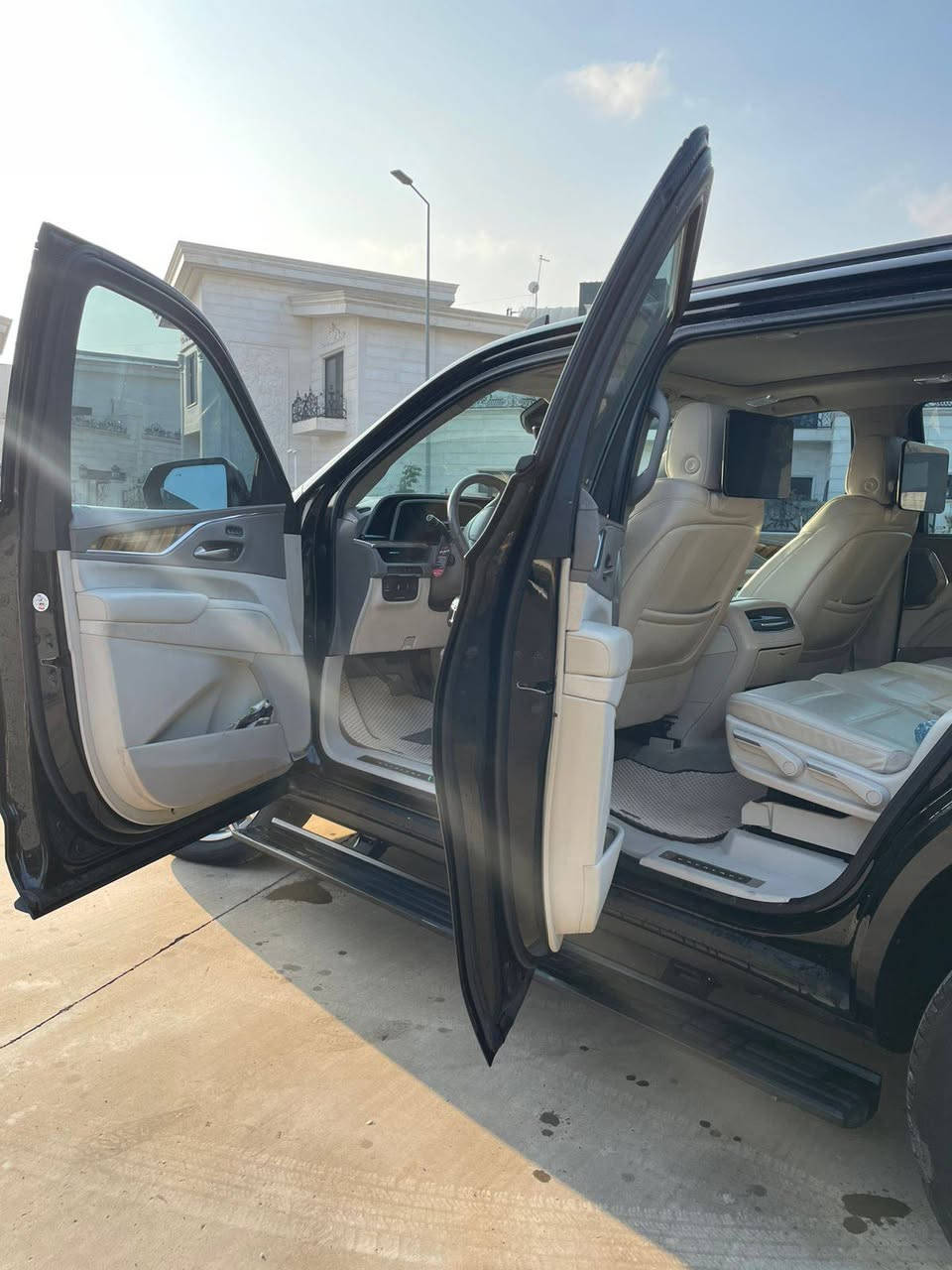 (السلام عليكم)
🎖️🎖️ الفخامه الأمريكي🎖️🎖️

💎💎اسكاليد 2021  600💎💎 

Black 

****************

موصفات خليجية غنيه عن التعريف 

****************

💎لون اسود 

💎سقف بنوراما قطعتين 

💎كامرات ثلاثيه الابعاد 

💎كشنات جلد 

💎ابواب شفط 

💎مرايات شفط 

💎دوسات كهربائيه 

💎سمعات داخليه

💎تشغيل عن بعد 

💎ثلاجه

💎تبريد وتكييف 

💎وحتى المقاعد 💎تكييف وتبريد

💎شاشات خلفيه 

💎كير مكفول 

💎محرك بشرط 

💎ادامه كامله 

💎رادارات 

💎رقم اربيل الماني 

💎سنويه جديده

💎دبل سويج 

💎سياره ماشيه 115 الف كم 

💎بدون ضربه 

💎بدون صبغ 

💎نظافه من صور تحكم

💎وبالعافيه على الي ياخذها 🌹

للاستفسار ***********

او مراسله على الخاص

موقع سياره كركوك

 💥 بسعر 650 كركوك, العراق
