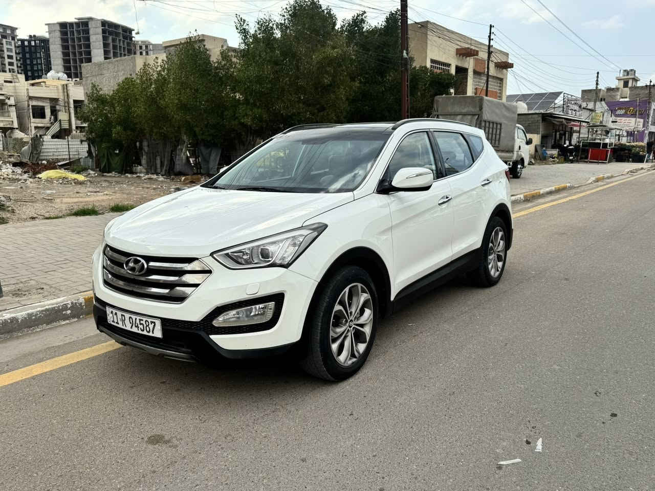 السلام عليكم سنتافي ٢٠١٥ خليجي فول ١/١ 
رقم بغداد دولي باسمي  
بصمه  بانوراما فور ويل زراكات   مكينه ٦ سلندر و مري شفط و قلاب ويه البك و كشنات  جلد كراسي كهرباء و ذاكره و تبريد بانو ٣ قطع و ٧ راكب و لايت زينون و السياره جاهزه مابيهه اي نقص  بيهه شبر صبغ بجاملغ الخلفي و موظح  بسونار  و السعر ١٦٨ ورقه  مكان السياره بغداد حي الجهاد و هذا رقمي *********** علي
